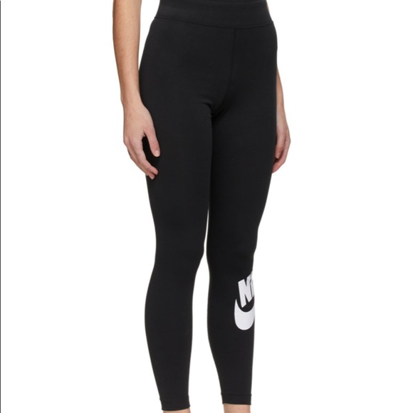 NIKE Black Sportswear Essential Leggings XS - Picture 2 of 6